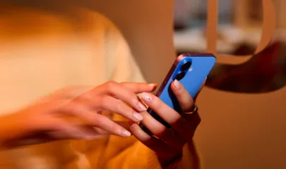 dawn technology handen bedienen iphone sfeerbeeld